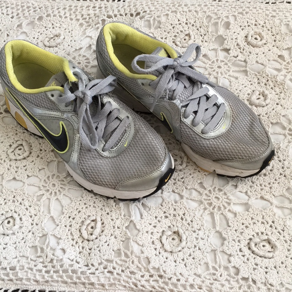 Nike MaxRun Lite+2 Ladies Shoes Size 8